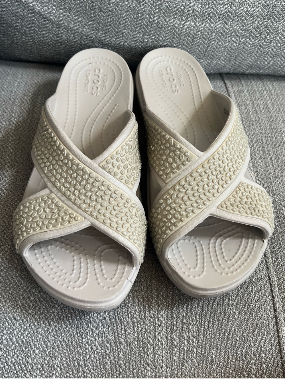 Womens Crocs Sloane Gray Embellished Cross Strap Slide Sandals Size 7